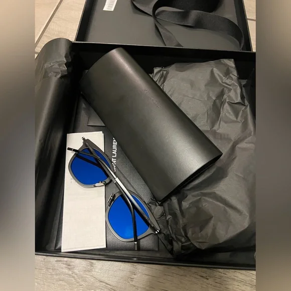 Saint Laurent CLASSIC SL 28 METAL Sunglasses - Picture 4 of 9